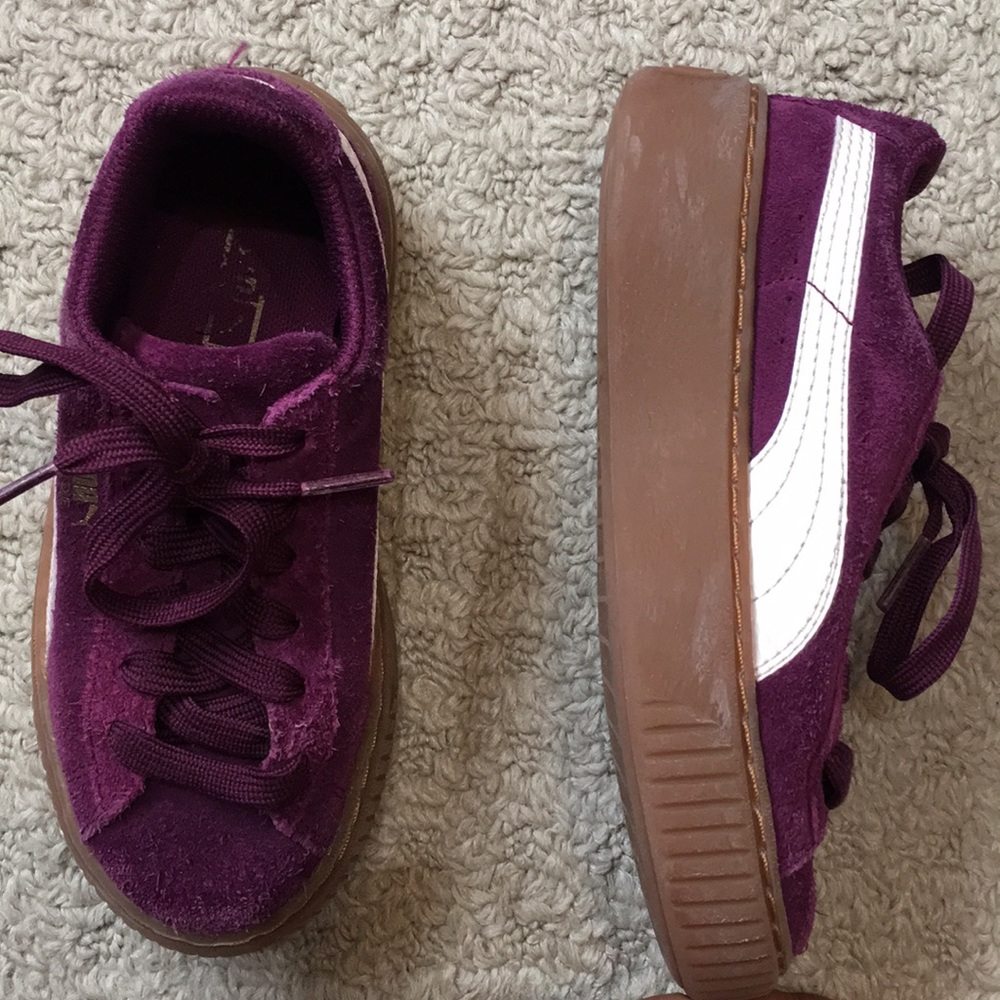 Girls Puma Suede/ size 11